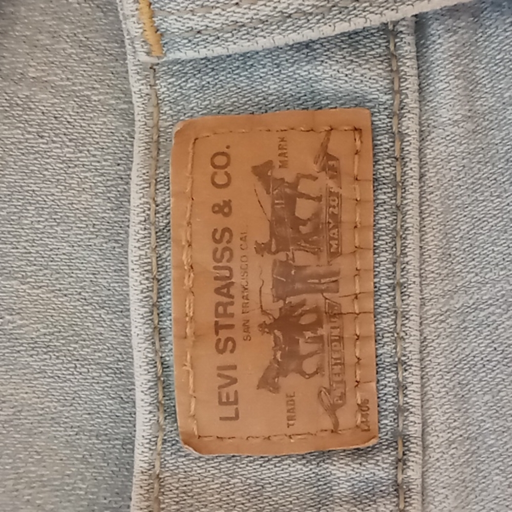 Levi's 515 Bermuda Shorts - Picture 4 of 4